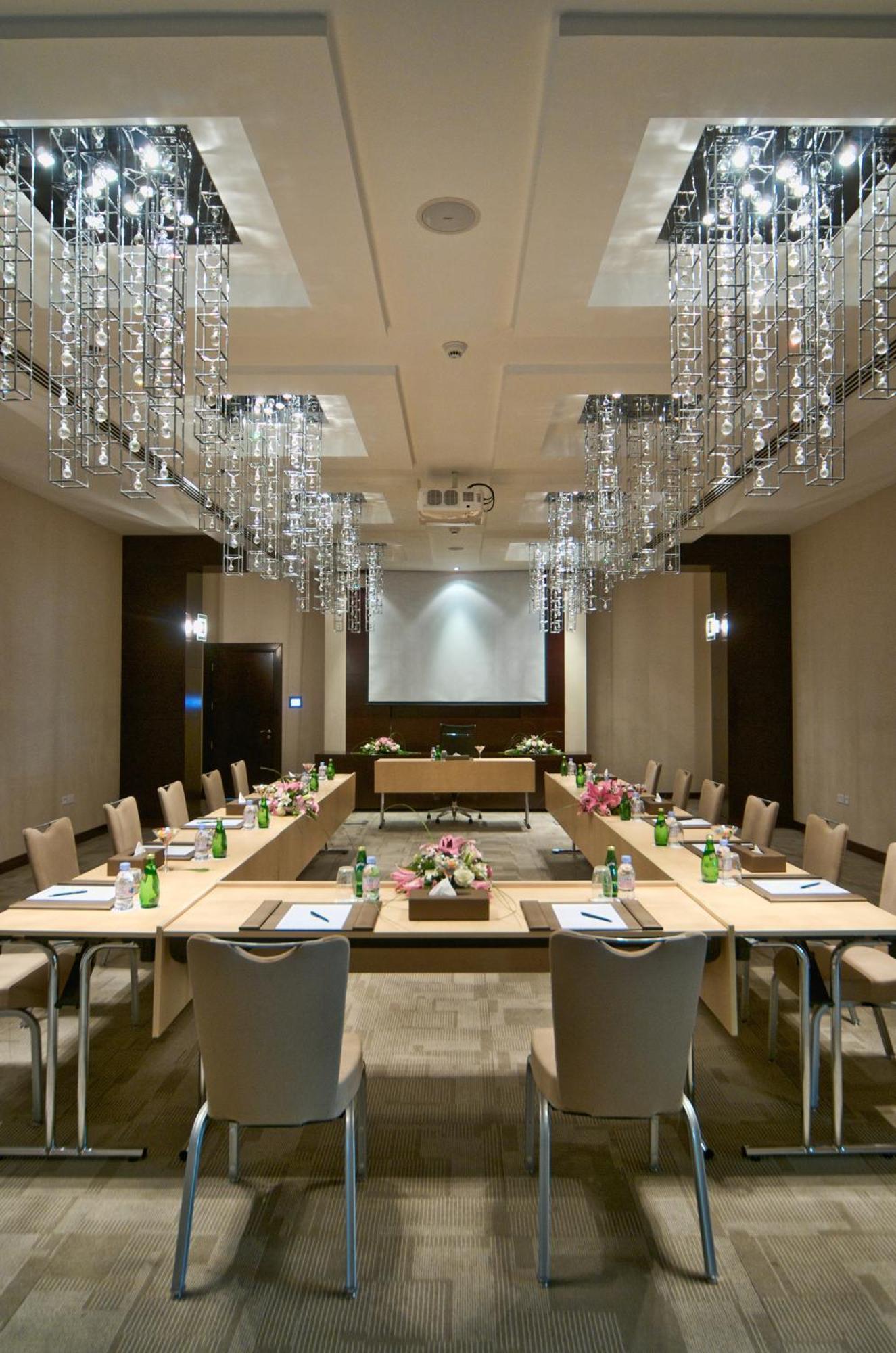 City Seasons Hotel & Suites Маскат Экстерьер фото